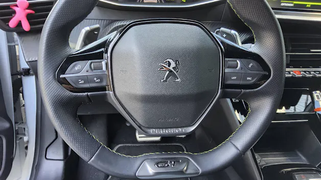PEUGEOT 208 1.2 PureTech 130 GT