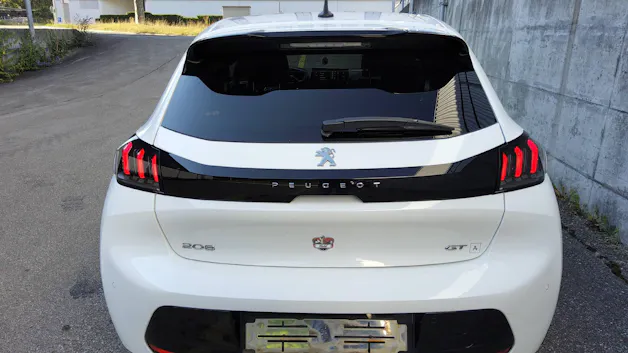 PEUGEOT 208 1.2 PureTech 130 GT