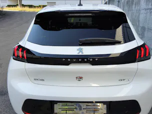 PEUGEOT 208 1.2 PureTech 130 GT