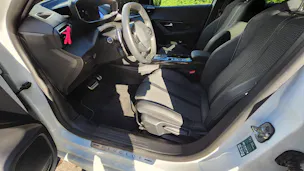 PEUGEOT 208 1.2 PureTech 130 GT