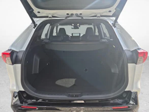 https://vehicle.imgix.net/4497687/c329625e-8709-43db-b632-6ca64266474e.jpg