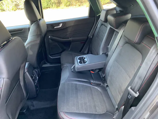 FORD Kuga 2.5 Hybrid ST-Line X 4x4