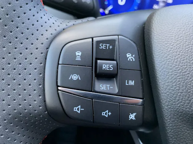 FORD Kuga 2.5 Hybrid ST-Line X 4x4