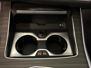 https://vehicle.imgix.net/4497799/6b85469c-4f8e-43e1-96ae-f1a2a4e40dc9.jpg