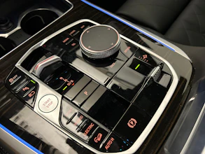 https://vehicle.imgix.net/4497803/c6f5636a-352b-4b4f-bb79-d30e8ed49a1d.jpg