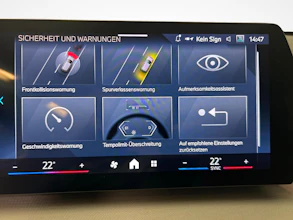 https://vehicle.imgix.net/4497819/d83bf053-8d78-497e-94c7-3100d9c841da.jpg