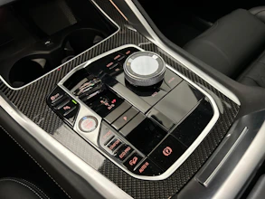 https://vehicle.imgix.net/4497837/2090a755-24c9-4a4c-850f-25d4bbed7a94.jpg