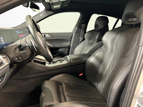https://vehicle.imgix.net/4497837/f815d3e4-5c35-4186-bdd8-969e6f509bf9.jpg