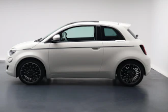 https://vehicle.imgix.net/4497887/7c8750f9-72b8-492a-9416-f3c0a1ea3760.JPG