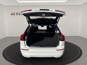 VOLVO XC60 2.0 B5 MH Momentum AWD