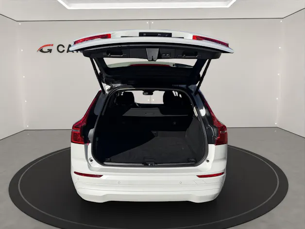 VOLVO XC60 2.0 B5 MH Momentum AWD