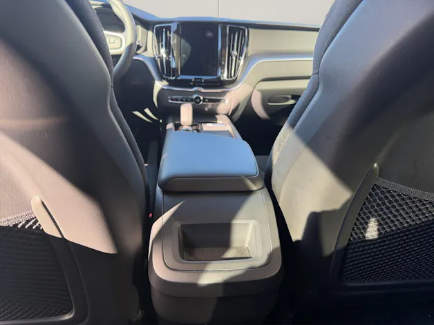 VOLVO XC60 2.0 B5 MH Momentum AWD