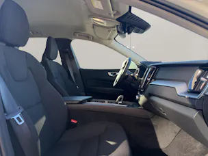 VOLVO XC60 2.0 B5 MH Momentum AWD