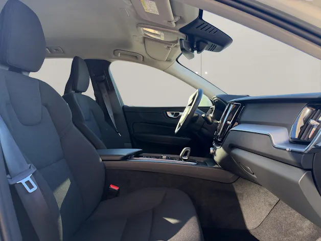 VOLVO XC60 2.0 B5 MH Momentum AWD