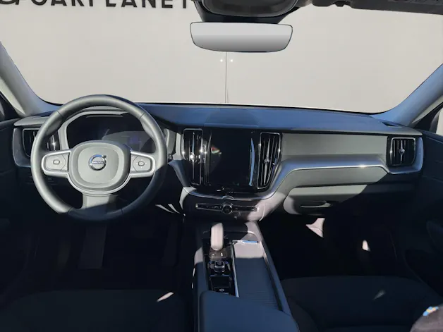 VOLVO XC60 2.0 B5 MH Momentum AWD