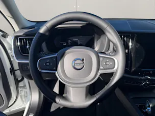 VOLVO XC60 2.0 B5 MH Momentum AWD