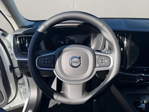 VOLVO XC60 2.0 B5 MH Momentum AWD