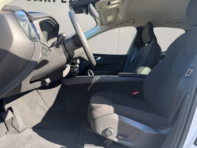 VOLVO XC60 2.0 B5 MH Momentum AWD