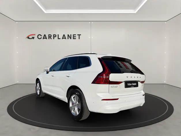 VOLVO XC60 2.0 B5 MH Momentum AWD