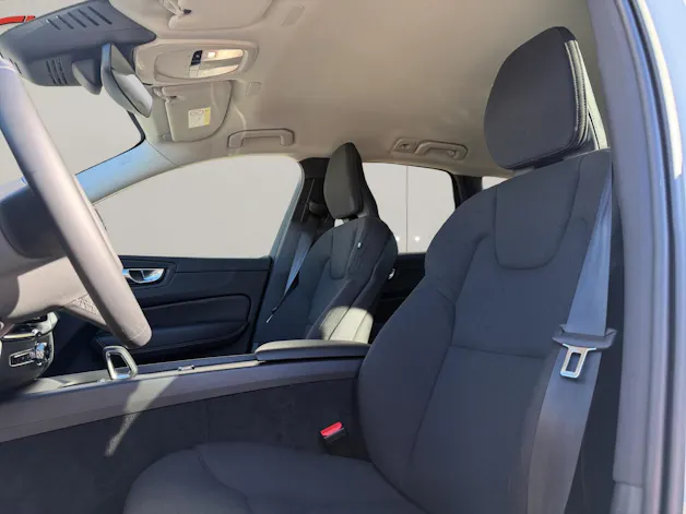 VOLVO XC60 2.0 B5 MH Momentum AWD