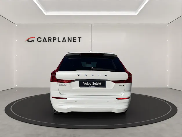 VOLVO XC60 2.0 B5 MH Momentum AWD