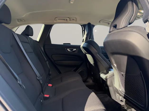 VOLVO XC60 2.0 B5 MH Momentum AWD