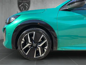 PEUGEOT 208 1.2 Hybrid 145 GT Exclusive