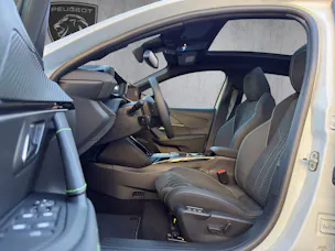 PEUGEOT 208 1.2 Hybrid 145 GT Exclusive