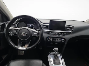 https://vehicle.imgix.net/4497909/23475038-3f5f-47ed-93a5-77e16fbfb331.jpg