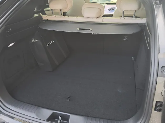 MAZDA CX-6e Takumi