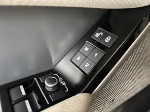 Land Rover Range Rover Velar 2.0 D 240 R-Dynamic SE