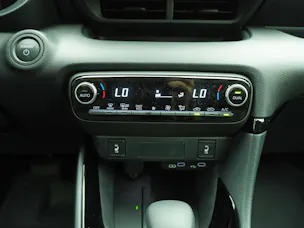MAZDA 2 1.5 Hybrid Homura