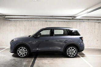 https://vehicle.imgix.net/4498195/5ffb41bf-27ef-4042-86a0-9f8e2eeebdc1.jpg