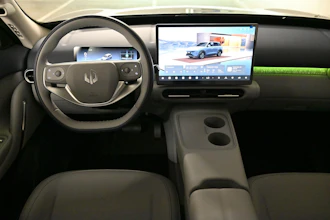 https://vehicle.imgix.net/4498195/bb0199d8-298e-408c-9ed4-e1d0f13f05ef.jpg