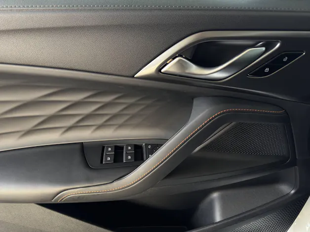MG HS 1.5 PHEV Luxury