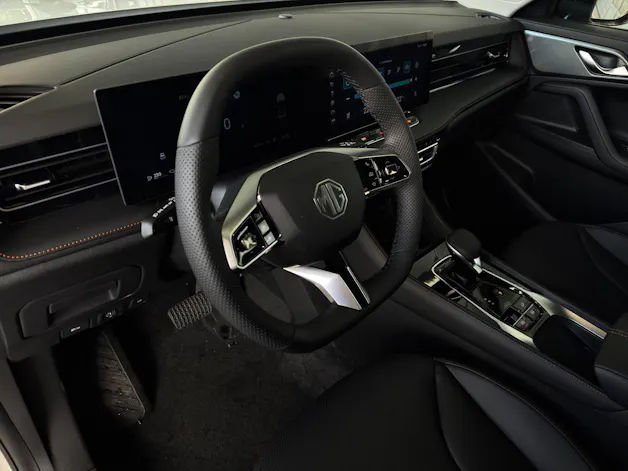 MG HS 1.5 PHEV Luxury