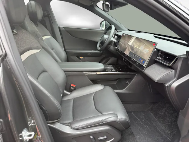 MAZDA CX-6e Takumi