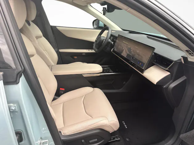 MAZDA CX-6e Takumi