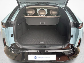 https://vehicle.imgix.net/4498233/edae7266-83ba-49c1-9f98-7ab22218ea6a.jpg