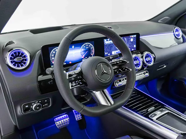 MERCEDES-BENZ GLA 200 Night Star