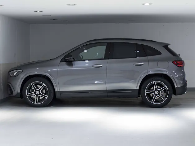 MERCEDES-BENZ GLA 200 Night Star