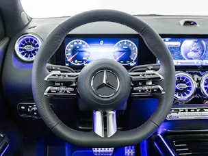 MERCEDES-BENZ GLA 200 Night Star
