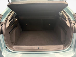 https://vehicle.imgix.net/4498256/8d0b2b1c-028d-4b72-963b-5573850b32a5.jpg