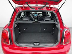 https://vehicle.imgix.net/4498264/6c5c1219-8d66-4036-9638-b65625ee7487.jpg