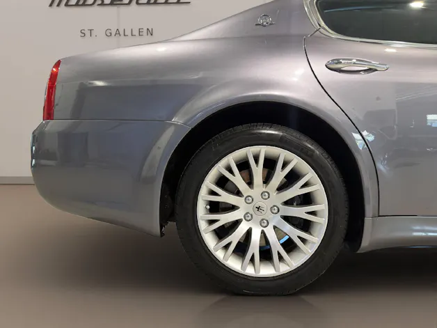 MASERATI Quattroporte 4.2 V8