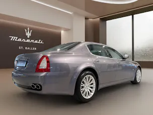 MASERATI Quattroporte 4.2 V8