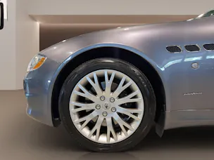 MASERATI Quattroporte 4.2 V8