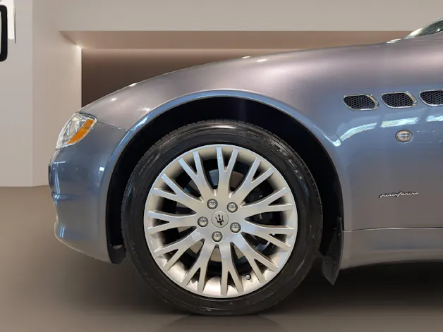 MASERATI Quattroporte 4.2 V8
