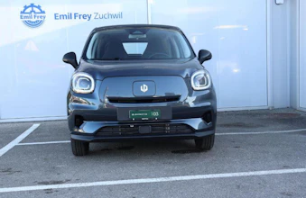 https://vehicle.imgix.net/4498291/d9b5ca2b-eb0f-42ee-8e06-71db8eb864ab.jpg