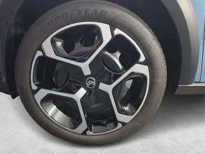 https://vehicle.imgix.net/4498294/6141255a-1a9c-4c6a-8a15-2b2ef04b4118.jpg